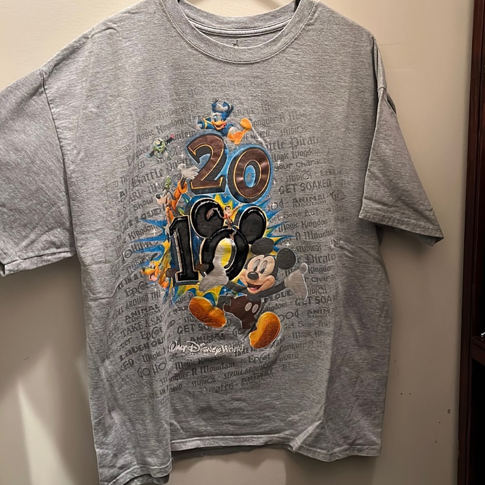 2010 Walt Disney Tee Shirt